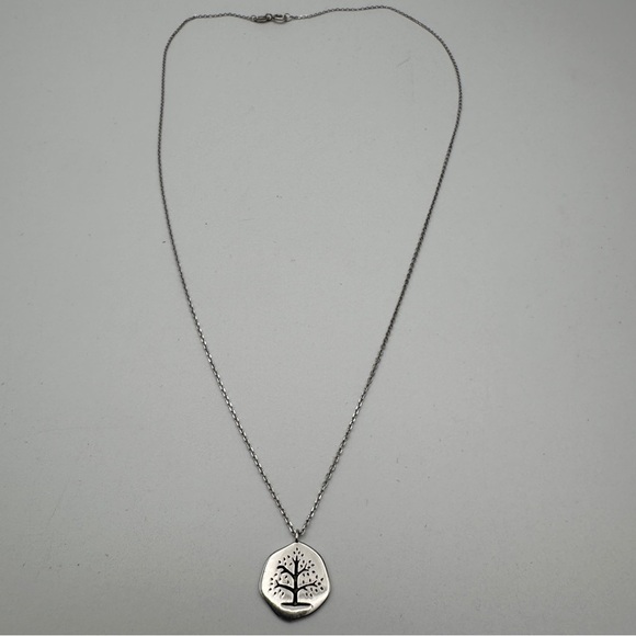 Sterling Silver Tree of Life Necklace 17” Chain .5” Pendant - Picture 1 of 6